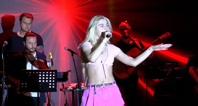 Aleyna Tilki'den Yeni Türkçe Rap Şarkısı İlk Kez