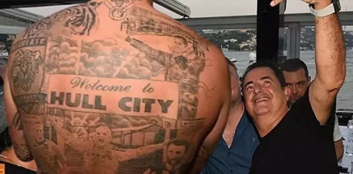 Çılgın Hull City Taraftarı Kocaman Dövmesini Yaptırdı